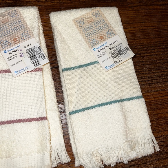 Two Vintage Charles Craft Cross Stitch Collectible Small Handheld Towels - Picture 4 of 12
